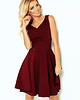 sukienki midi damskie 114-11 Rozkloszowana sukienka z dekoltem - bordo 1