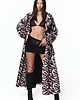 płaszcze damskie Trencz maxi oversize zebra wild edition 1