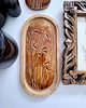 Ozdoby na ścianę Ceramiczna podstawka w drewnie 2