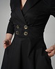 sukienki midi damskie Elegancka sukienka marynarkowa dwurzędowa rozkloszowana czarna 4