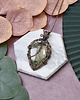 wisiory Miedziany wisiorek wire wrapping z prehnitem #448 2