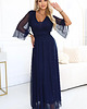 sukienki maxi damskie 654-7 Długa połyskująca sukienka plus size z dekoltem - granatowa 2
