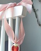 chokery Choker z truskawką na bawełnianej wstążce 3