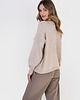 swetry damskie  Sweter w sportowym stylu - SWE322 beż MKM 1