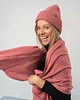 szale damskie Szal Wełniany MANUL Różany- duży lekki pluszowy szalik 100% Merino RWS 1