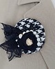 broszki Elegancka broszka pepitka z koronką 2