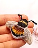 broszki haftowana broszka trzmiel, biżuteria owady 3