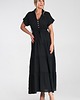 sukienki maxi damskie Długa sukienka maxi oversize z dekoltem w serek i krótkim rękawem - M1195 3