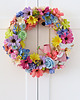 wianki wielkanocne Kolorowy, kwiatowy wianek na drzwi 2