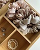 gumki do włosów Zestaw 3 scrunchies do włosów - Puder, Golden Touch & Pearl 1