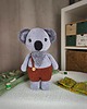 misie i maskotki Miś koala w ubraniu, Miś pluszowy na szydełku, Miś na prezent dla dziecka 7