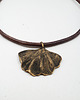 naszyjniki - inne Liść naszyjnik na rzemieniu Black 1
