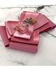 broszki Brosza  Pink z napisem LOVE 2
