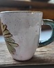 kubki Ceramiczny kubek z kwiatem 1