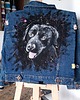 kurtki damskie Labrador malowany na kurtce jeansowej. 1