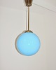 lampy wiszące Lampa wisząca z niebieskim szklanym kloszem, lata 40. 3