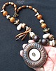 wisiory Wisiorek w kolorach ziemi w stylu boho z ręcznie wypalanej ceramiki handmade 3