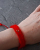 bransoletki - inne Czerwona bransoletka handmade z haftowanym serduszkiem 4