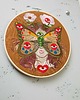 Ozdoby na ścianę Madame Butterfly brown, haft w tamborku 20 cm 4