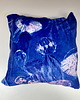 poduszki z grafiką Aksamitna PODUSZKA dekoracyjna, autorski print w kobaltowe meduzy 5