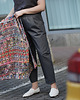 spodnie materiałowe damskie Glora - Denimowe spodnie ze złotym połyskiem 5