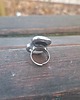 pierścionki - różne Czerń i biel - pierścionek regulowany 3
