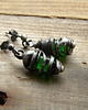 kolczyki wire wrapping zielony kokon  - sztyfciki 3