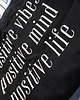 torby na zakupy Bawełniana torba z afirmacją w kolorze czarnym POSITIVE VIBES MIND LIFE 1