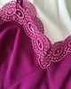 topy damskie Jedwabny top z koronką i regulowanymi ramiączkami Fuksja Chic 1