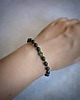 bransoletki z kamieni naturalnych HAMSA - ochrona - fasetowany onyks mat, hematyt emerald 1