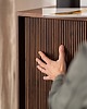 komody i szafki TONN 101 HIGH - szafka pod gramofon, lite drewno orzechowe 3