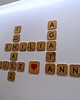 napisy dekoracyjne i tabliczki Litery scrabble, z drewna, drewniana krzyżówka 1