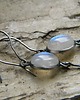 kolczyki wire wrapping kamienie księżycowe z nóżką 1