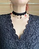 chokery Czarny koronkowy choker z damskimi gadzetami 3