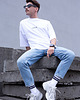 t-shirt damskie Biała koszulka oversized z napisem CLASSY AS FUCK 8