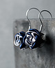 kolczyki wire wrapping Srebrne kolczyki różyczki granatowe 1
