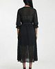 sukienki midi damskie Elegancka sukienka kopertowa midi z paskiem i rękawem 3/4 - M1310 1
