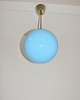 lampy wiszące Lampa wisząca z niebieskim szklanym kloszem, lata 40. 6