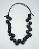 korale LaWinowo naszyjnik z kulami czarnej lawy 3