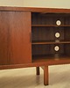 komody Sideboard tekowy z drzwiami przesuwnymi, Dania, lata 60. 9