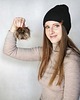 czapki damskie Czarna czapka merino z odczepianym pomponem 4