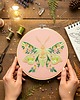 Ozdoby na ścianę Kwiecista ćma floral pink 1