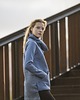 bluza bez kaptura damska Bluza KANGURKA niebieski jeans 2