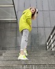 bluza z kapturem damska Limonkowa bluza damska kangurka 2