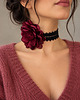 chokery Czarny koronkowy retro choker z piękną bordową różą 1