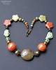 korale Elegancko i unikatowo Naszyjnik w kolorach jesieni z ceramiki i howlitu Prezent 1