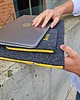 etui na laptopa Personalizowane etui MacBook ciemnoszare rączka żółta 5
