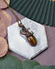wisiory Miedziany wisiorek wire wrapping z tygrysim okiem #247 2