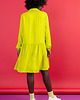 sukienki mini damskie KRÓTKA SUKIENKA O LUŹNYM KROJU F1646 LIMONKOWYM 4