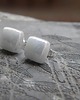 kolczyki wire wrapping Kwadraciki perłowa biel - sztyfty 4